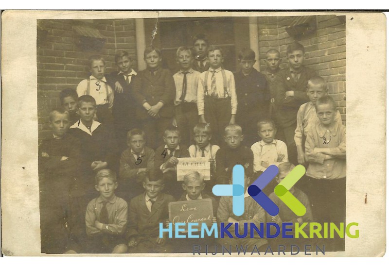 Groepsfoto jongensschool Markt
